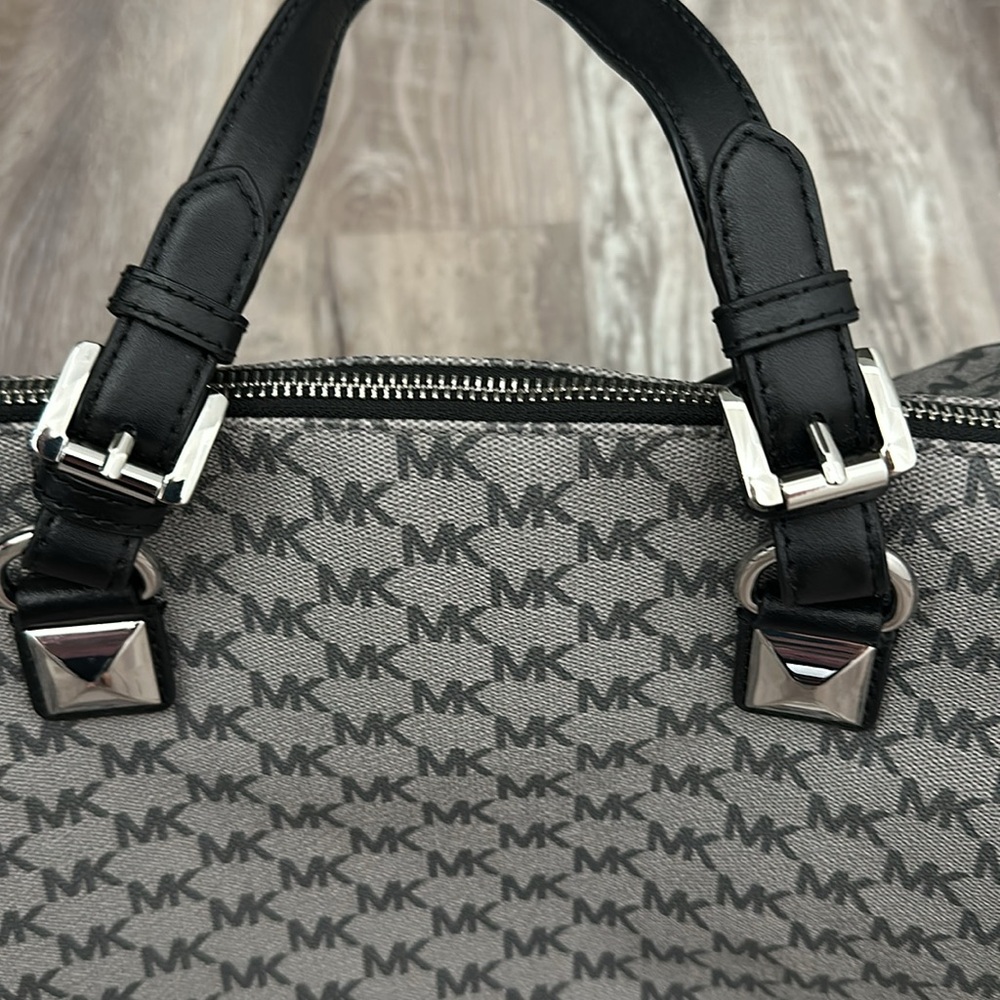 Michael Kors black and gray handbag - Picture 2 of 6